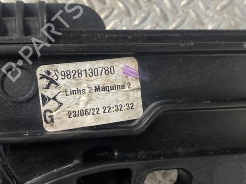 front-left-window-mechanism-ds-ds-3-ds-3-crossback-ur_-uc_-uj_-2018-24101492 main image