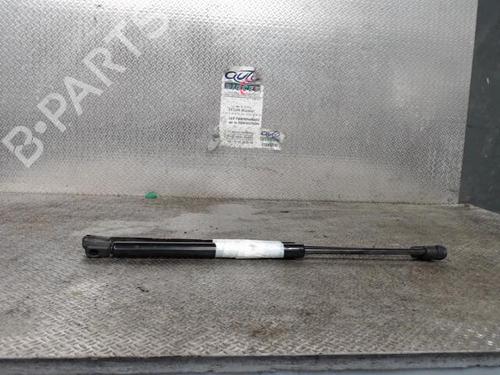 Używane Siłownik klapy tylnej / bagażnika VOLVO V50 (545) 2.0 D (136 hp) 24087163