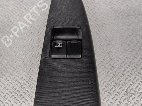 Used Left front window switch NISSAN NOTE (E11, NE11) 1.4 (88 hp) 29468572