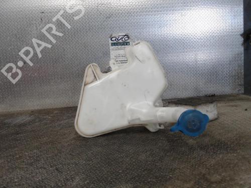 Used Windscreen washer tank TOYOTA YARIS (_P9_) 1.4 D-4D (NLP90_, NLP90R) (90 hp) 24084566