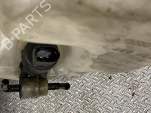 Sprinklertank Sprinklertank MITSUBISHI PAJERO II (V3_W, V2_W, V4_W, V5_W) 2.5 TD 4WD (V24W) (99 hp) 36463704 36463704