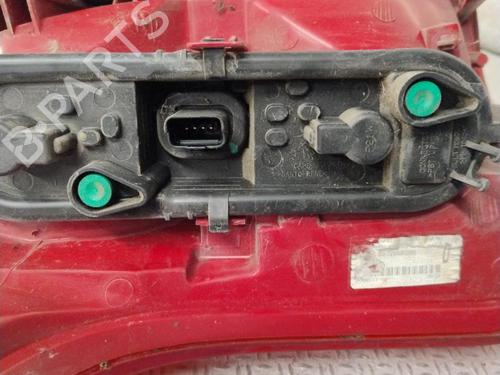 Used Right taillight PEUGEOT 5008 (0U_, 0E_) 1.6 HDi (112 hp) 30606218