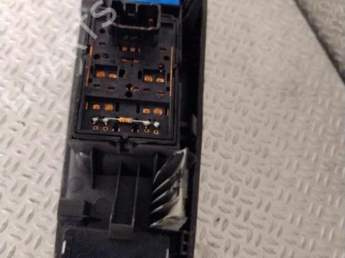 left-front-window-switch-opel-karl-c16-2015-2016-2017-2018-2019-29739594 main image