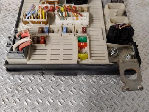 Used Fuse box RENAULT SCÉNIC II (JM0/1_) 1.5 dCi (JM1E, JM16) (106 hp) 30740235