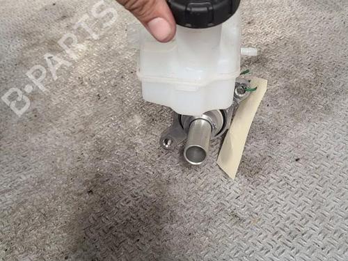 brake-master-cylinder-renault-clio-v-b7_-2019-24100591 main image