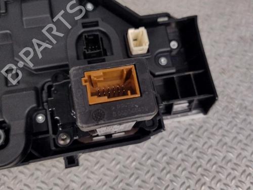 display-citroen-c4-picasso-ii-2013-24100682 main image