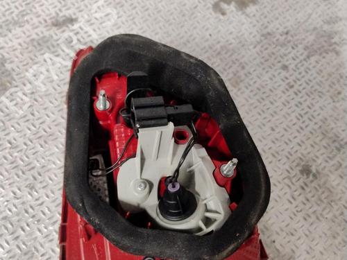 Used Left tailgate light Left tailgate light VW PASSAT B7 (362) 1.6 TDI (105 hp) 28087574 28087574