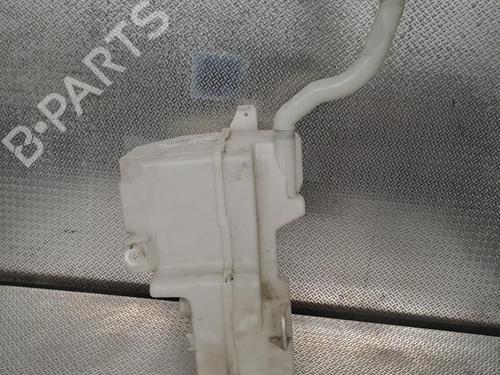 Used Windscreen washer tank VOLVO XC40 (536) D3 (150 hp) 31077123