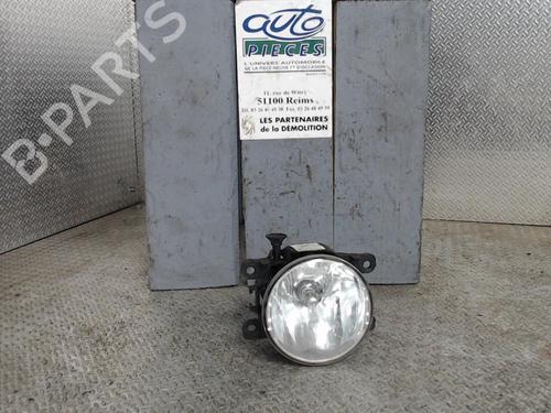 right-front-fog-light-renault-megane-iv-hatchback-b9amn_-2015-24077960 main image