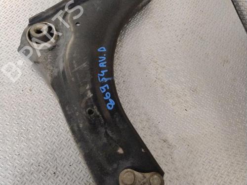 Used Right front suspension arm RENAULT GRAND SCÉNIC III (JZ0/1_) 1.6 16V (JZ0U) (109 hp) 24943136