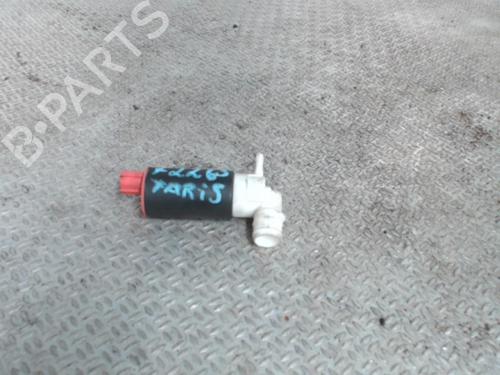 Used Washer pump TOYOTA YARIS (_P1_) 1.0 (SCP10_, SCP10R) (65 hp) 24074149