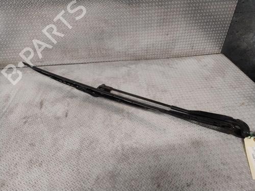 Used Front windshield wiper arm RENAULT TWINGO I (C06_) 1.2 (C063, C064) (55 hp) 27643904