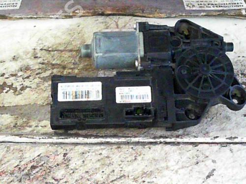 Used Left front window motor RENAULT MEGANE III Hatchback (BZ0/1_, B3_) 1.5 dCi (BZ09, BZ0D, BZ1W, BZ29, BZ14) (110 hp) 24065495