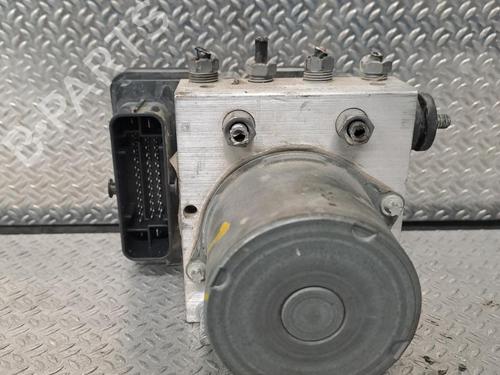 Used ABS pump ABS pump RENAULT KANGOO Express (FW0/1_) 1.5 dCi 75 (FW07, FW10, FW04) (75 hp) 30740330 30740330