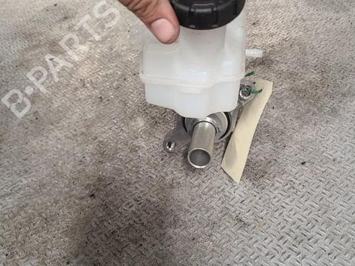 Brake master cylinder RENAULT CLIO V (B7_) 1.0 TCe 90 (B7MT) | BP24100591M77 - Image 2