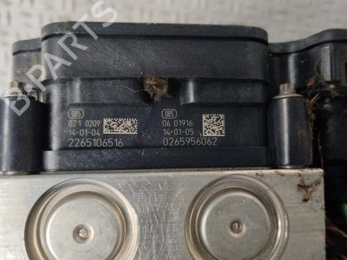 Módulo de ABS PEUGEOT 308 II (LB_, LP_, LW_, LH_, L3_) 1.6 THP 125 (125 hp) 32399477