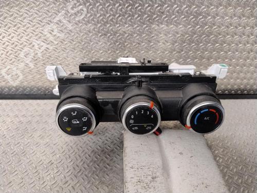 Used Climate control Climate control RENAULT EXPRESS Box Body/MPV 1.3 TCe 100 (F6MA) (102 hp) 24303161 24303161