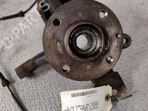 Used Right front steering knuckle Right front steering knuckle TOYOTA AYGO (_B4_) 1.0 (KGB40) (69 hp) 24632366 24632366