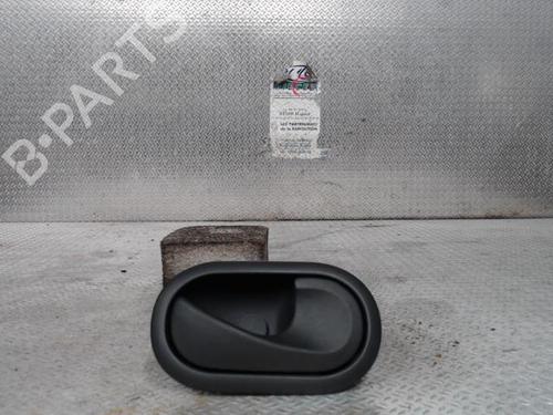 Poignée intérieure avant droite RENAULT MASTER III Van (FV) 2.3 dCi 100 FWD (FV0A, FV0B, FV0G, FV0K, FV0H) (101 hp) 24098266