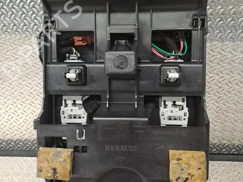 interior-roof-light-renault-captur-ii-hf_-2020-24092299 main image