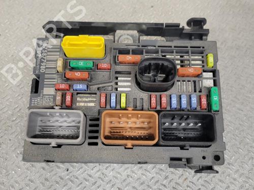 Used Fuse box Fuse box 37185614 37185614
