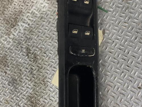 Used Left front window switch Left front window switch PEUGEOT 407 (6D_) 2.0 HDi 135 (6DRHRH, 6DRHRE, 6DRHRG, 6DRHRJ) (136 hp) 24061486 24061486