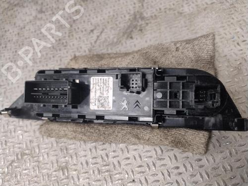 Used Left front window switch PEUGEOT 2008 II (UD_, US_, UY_, UJ_, UR_, UC_) 1.5 BlueHDI 130 (131 hp) 30767283