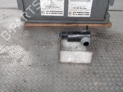 Used Washer pump TOYOTA AURIS (_E15_) 2.0 D-4D (ADE150_, ADE150R) (126 hp) 24071545