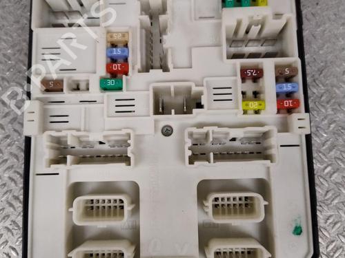 Caixa de fusíveis Caixa de fusíveis RENAULT MEGANE III Hatchback (BZ0/1_, B3_) 1.5 dCi (BZ09, BZ0D, BZ1W, BZ29, BZ14) (110 hp) 33835462 33835462