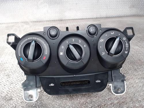 AC Styreenhet / Manøvreringsenhet MAZDA 2 (DE_, DH_) 1.3 (DE3FS) (75 hp) 24078235