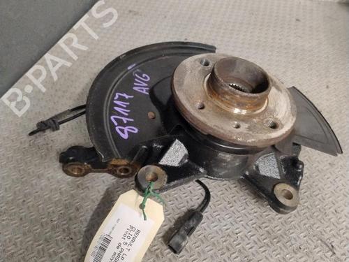 Used Left front steering knuckle RENAULT CLIO V (B7_) 1.5 Blue dCi 100 (B7AD) (101 hp) 31302147
