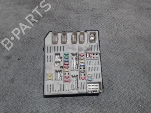 Used Fuse box Fuse box RENAULT LAGUNA III (BT0/1) 1.5 dCi (BT00, BT0A, BT0T, BT1J) (110 hp) 30740291 30740291