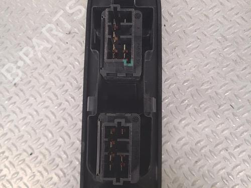 Used Left front window switch PEUGEOT 307 (3A/C) 1.4 16V (88 hp) 25703379