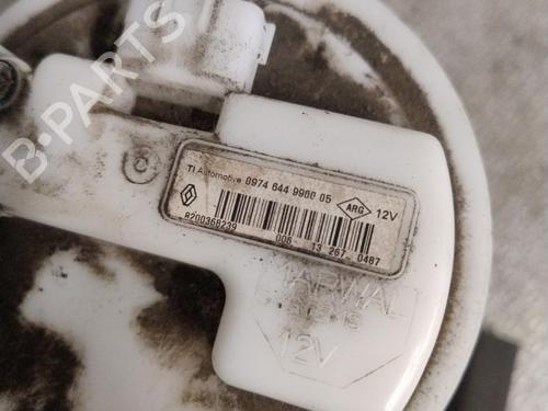 Used Fuel pump RENAULT TWINGO II (CN0_) 1.2 16V (CN04, CN0B) (75 hp) 32486419