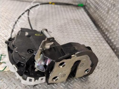 Used Rear left lock TOYOTA YARIS (_P13_) 1.5 Hybrid (NHP130_, NHP130) (101 hp) 26015359