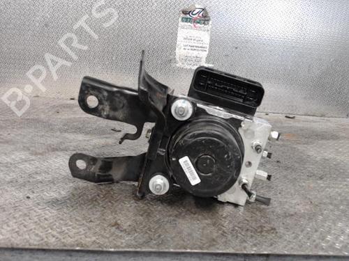 Used ABS pump TOYOTA YARIS (_P13_) 1.0 (KSP130) (72 hp) 30484213