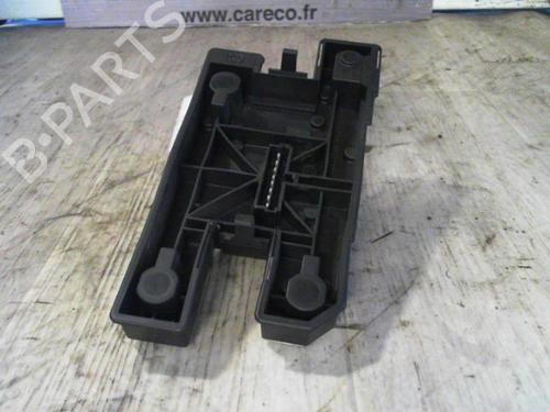 Lampeholder Lampeholder RENAULT CLIO I (B/C57_, 5/357_) 1.2 (B/C/S57A, B/C57S, 5/357F, 5/357J, 5/357L, 5/357R) (58 hp) 24067868 24067868