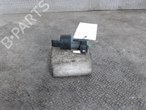 Used Washer pump DACIA LOGAN MCV (KS_) 1.5 dCi (KS0K) (68 hp) 24083461