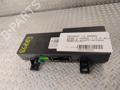 Used Fuse box Fuse box PEUGEOT 5008 II (MC_, MJ_, MR_, M4_) 2.0 BlueHDi 180 (MJEHZW, MJEHZR, MJEHZP) (177 hp) 25703664 25703664