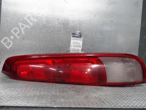 Used Right taillight NISSAN X-TRAIL I (T30) 2.2 Di 4x4 (114 hp) 24091316