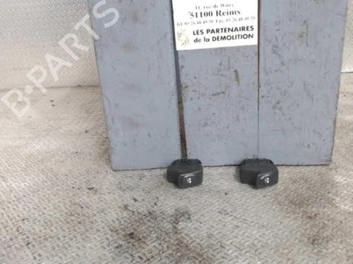 Used Left front window switch RENAULT MEGANE Scenic (JA0/1_) [1996-2001]  24073556