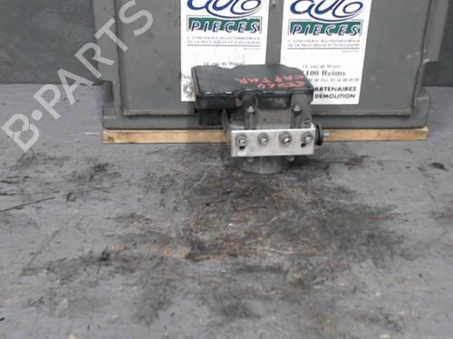 abs-pump-renault-captur-i-j5_-h5_-2013-30483344 main image