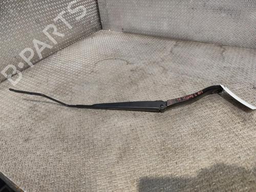 front-windshield-wiper-arm-renault-megane-iv-hatchback-b9amn_-2015-24076220 main image