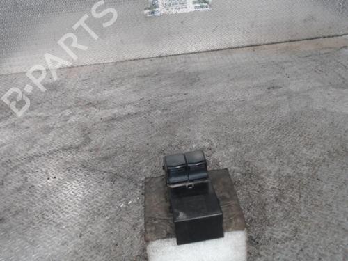 Used Left front window switch NISSAN MICRA III (K12) 1.2 16V (65 hp) 24085656
