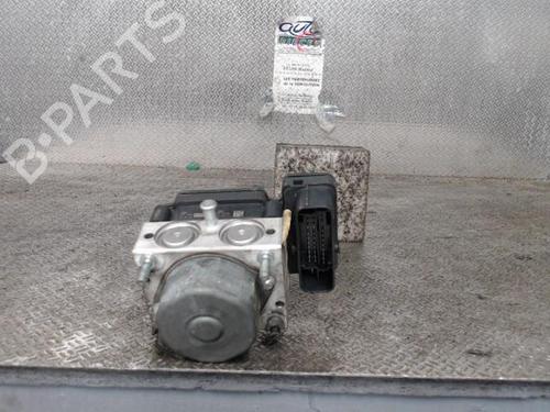 Used ABS pump ABS pump RENAULT KANGOO Express (FW0/1_) 1.5 dCi 75 (FW07, FW10, FW04) (75 hp) 30484071 30484071