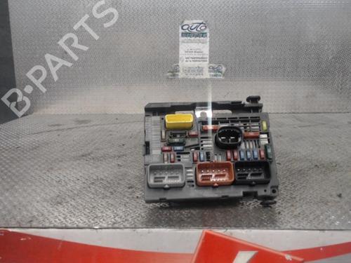 Used Fuse box PEUGEOT 308 I (4A_, 4C_) 1.6 HDi (90 hp) 30483978