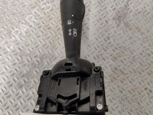Used Steering column stalk Steering column stalk RENAULT TWINGO III (BCM_, BCA_) 0.9 TCe 90 (BCM9, BCM2) (90 hp) 33007381 33007381