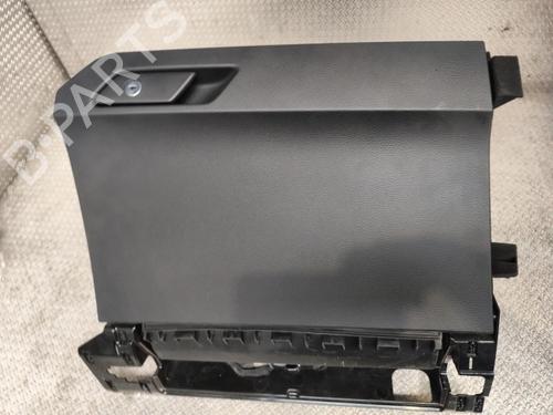 glove-box-audi-q3-f3b-2018-40553369 main image
