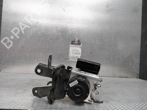 Used ABS pump TOYOTA YARIS (_P9_) 1.0 VVT-i (KSP90_, KSP90R) (69 hp) 30484266