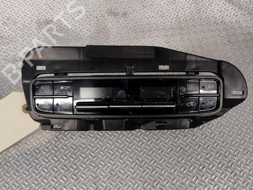 climate-control-toyota-auris-estate-_e18_-2013-2014-2015-2016-2017-2018-26450168 main image